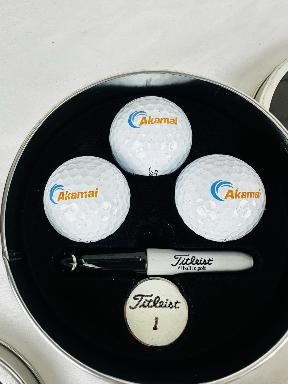 Titleist Pro V1 Golf Ball Gift Set with Tin, Marker & Sharpie – Tour Preferred