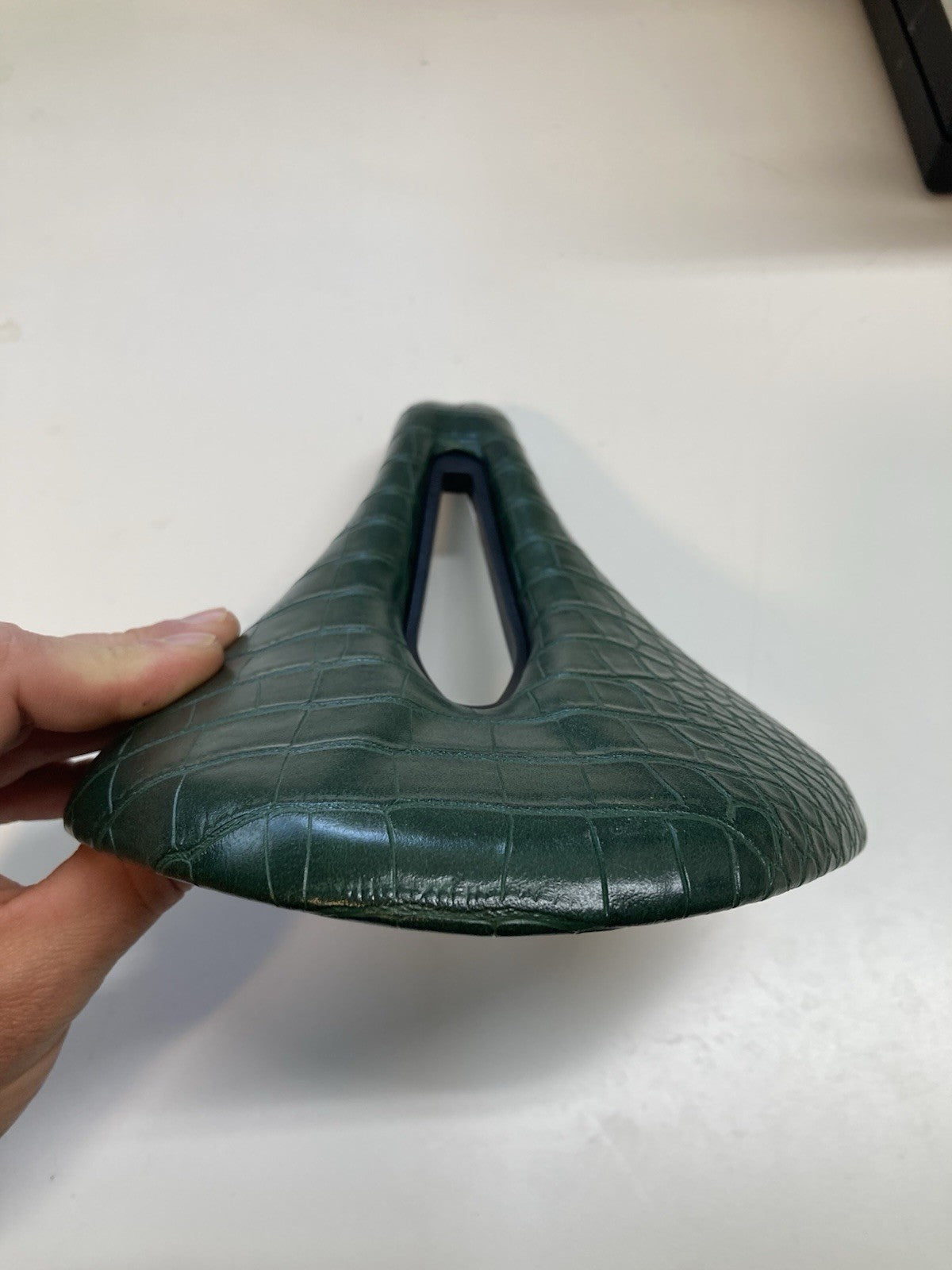 Green Faux Leather Bicycle Saddle 160mm x 250mm Road Gravel MTB Seat