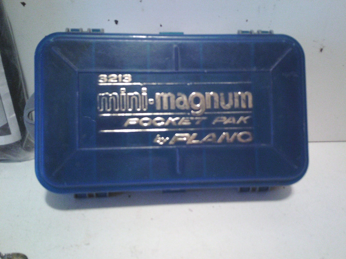 Fishing Tackle Box with 19 Vintage Lures & Roto Case - Free Shipping