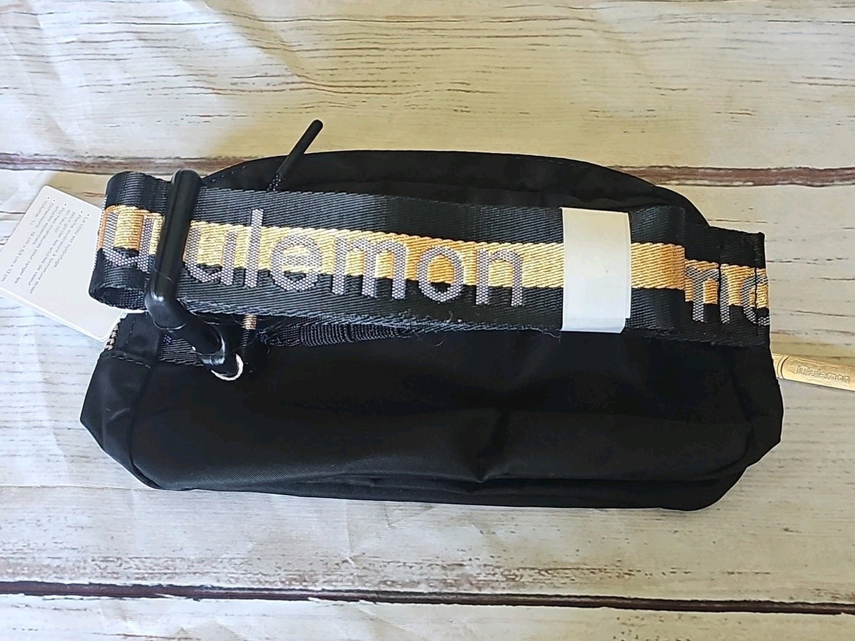 Lululemon Everywhere Waist Belt Crossbody Bag 1L - Black, Gold & White