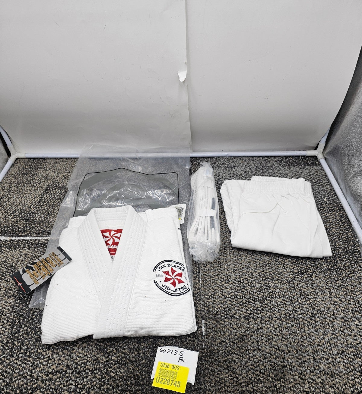 Kids BJJ Gi White 300 gsm Cotton Martial Arts Uniform with Six Blades