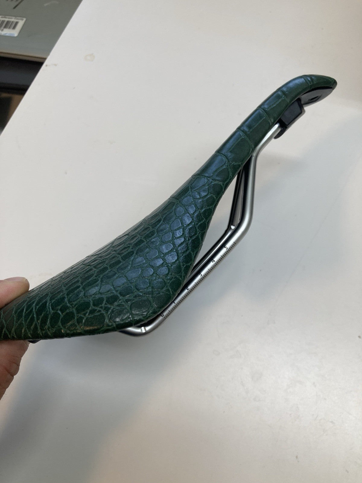 Green Faux Leather Bicycle Saddle 160mm x 250mm Road Gravel MTB Seat