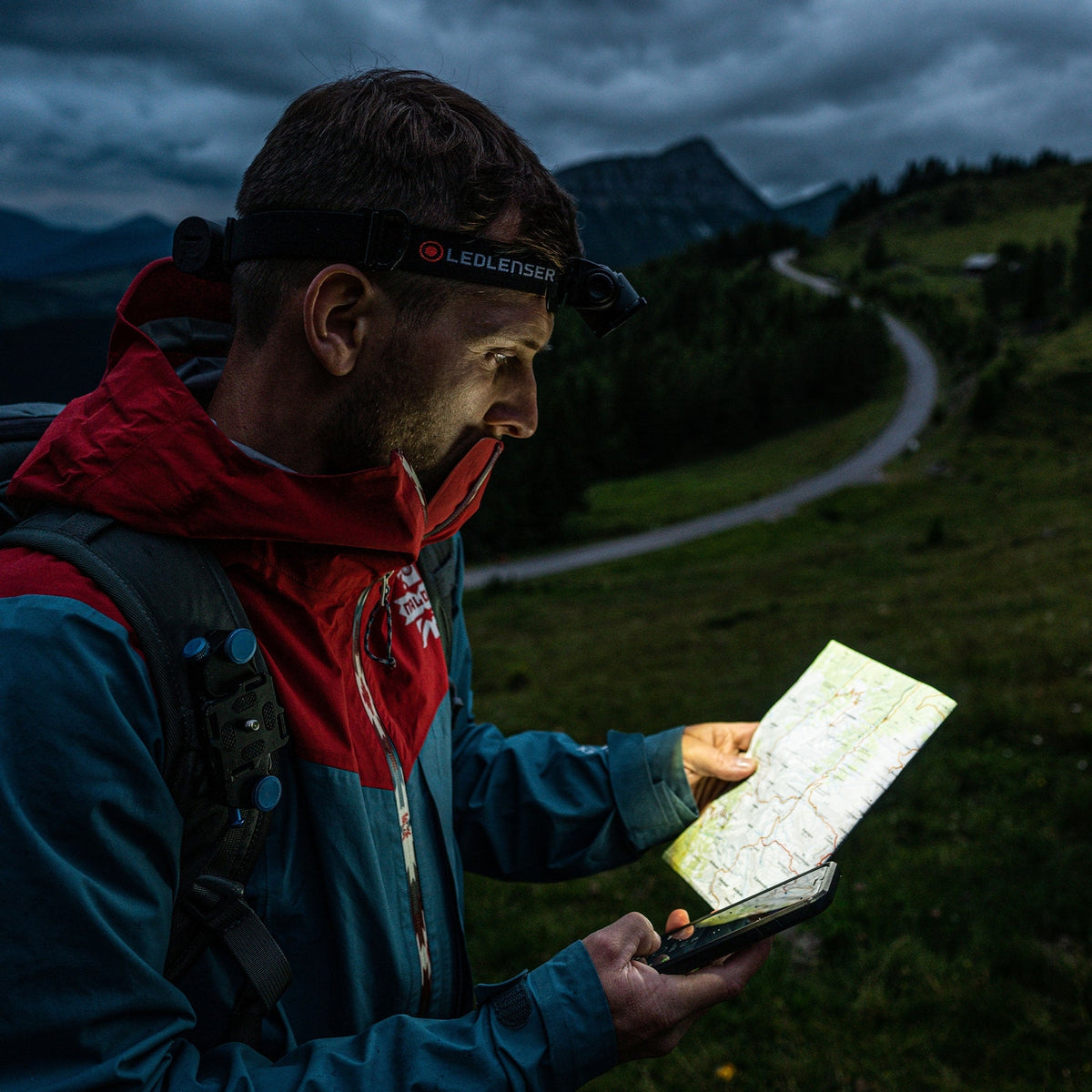 Rechargeable Headlamp with Focus System - Ledlenser H7R Core