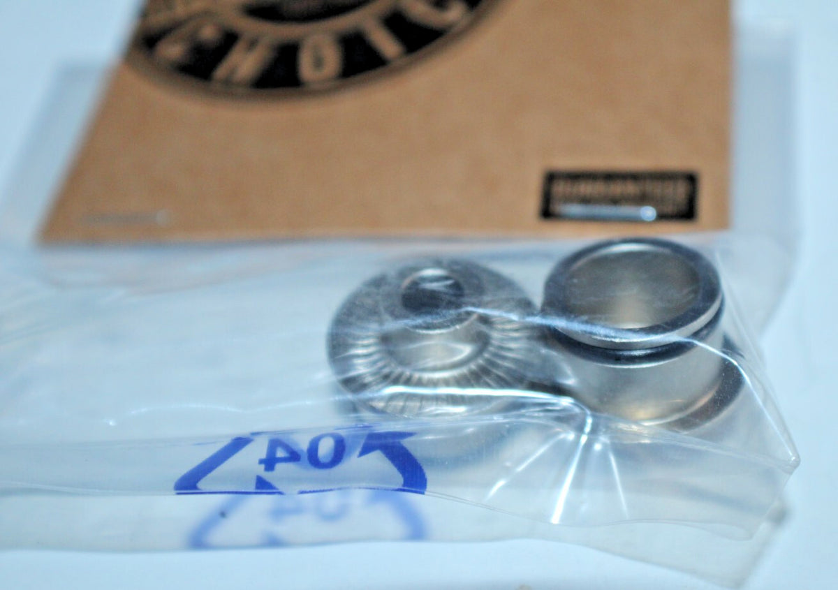 Bike Hub Conversion Adapter - 15mm Thru-Axle to Quick Release Silver
