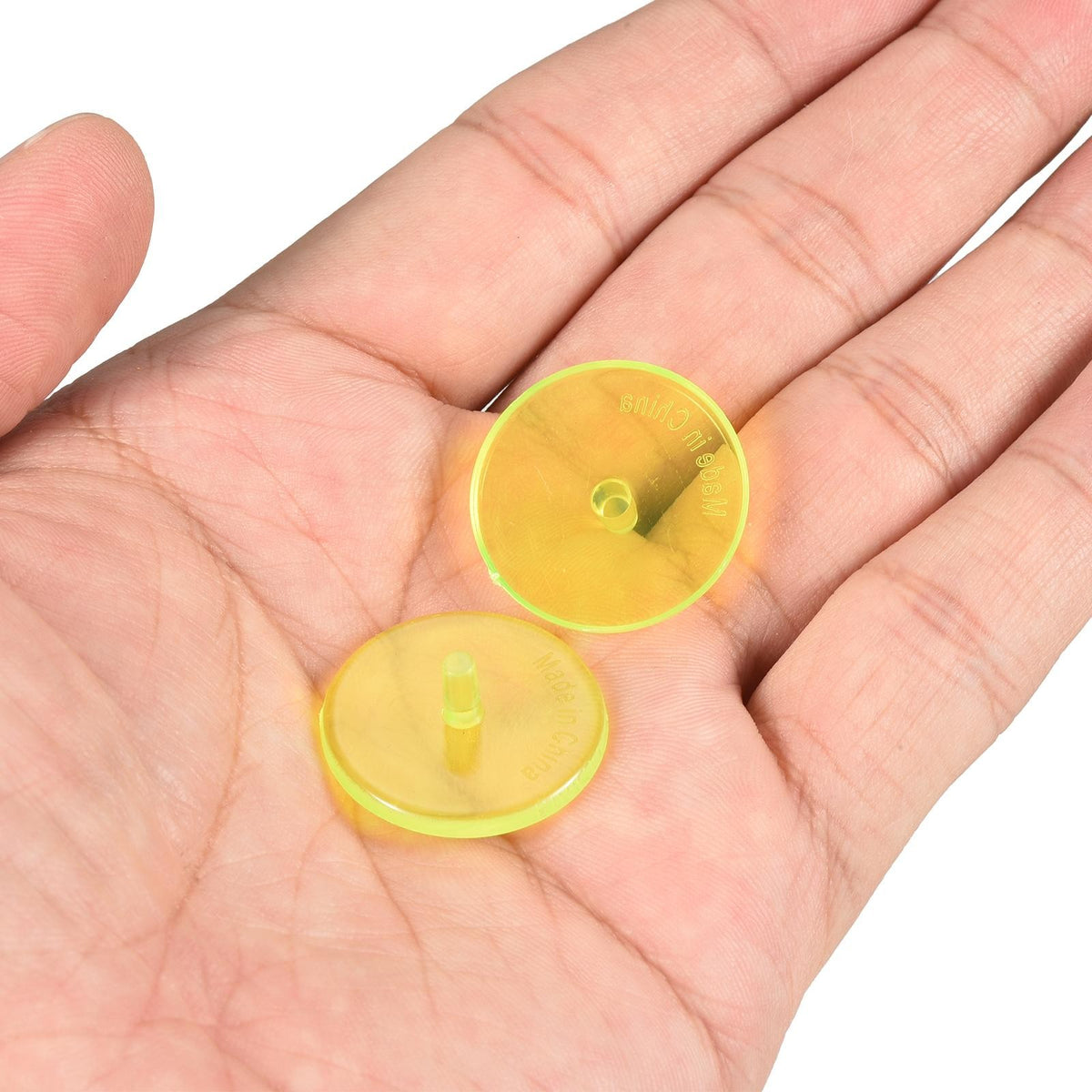 50Pcs 24mm Transparent Plastic Golf Ball Markers Flat Position Yellow - Impact Resistant & High Visibility