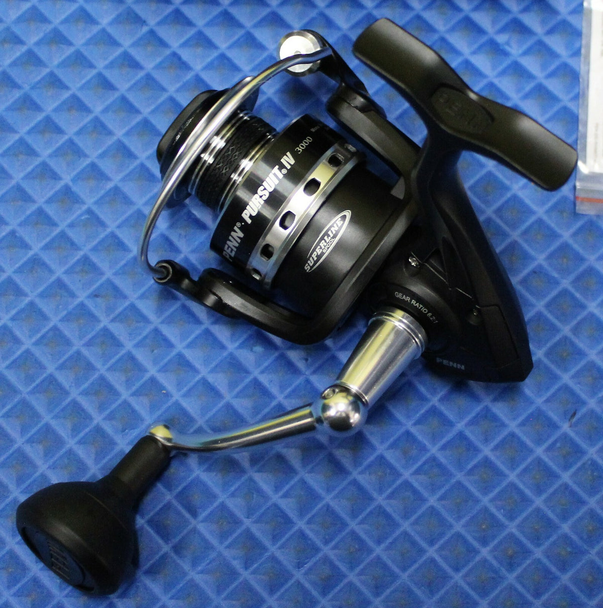Saltwater Spinning Reel - Durable Lightweight Gear for Fishing