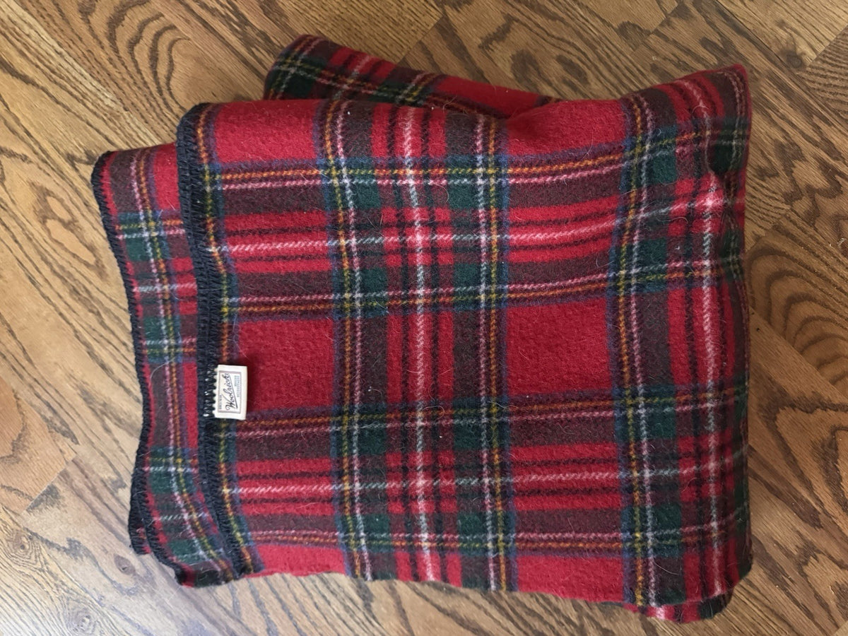Outdoor Wearable Blanket with Buffalo Check Pattern - Red & Black, Woolrich