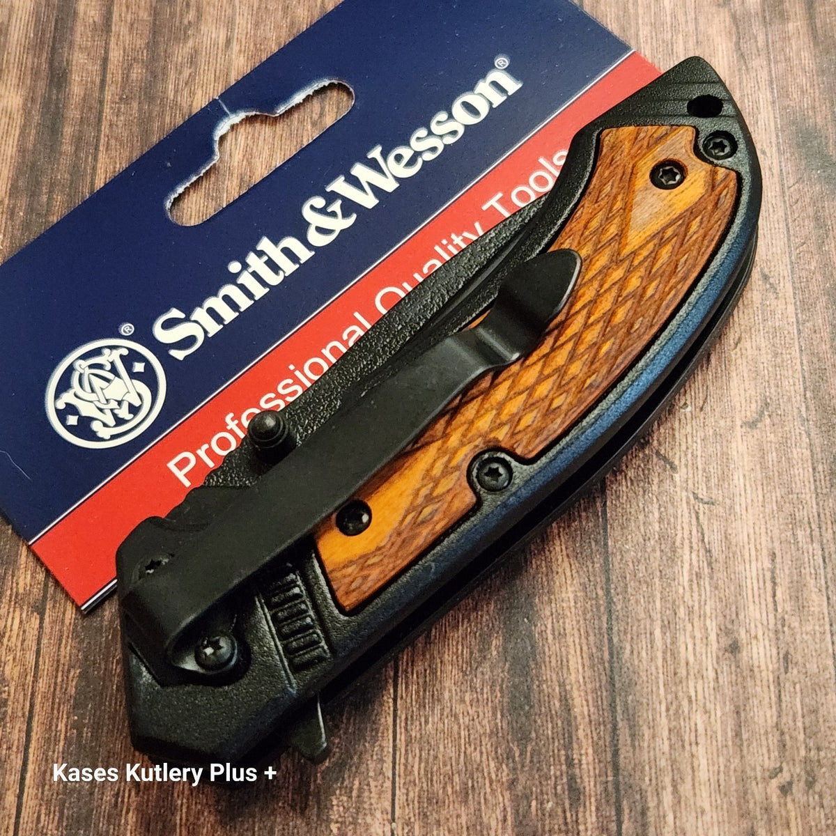 Smith & Wesson Folding Pocket Knife 4.13-Inch Tanto Blade Locking Knife