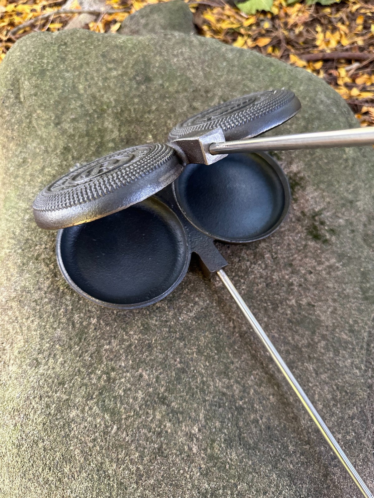 Cast Iron Double Round Pie Iron for Campfire Sandwiches and Pies