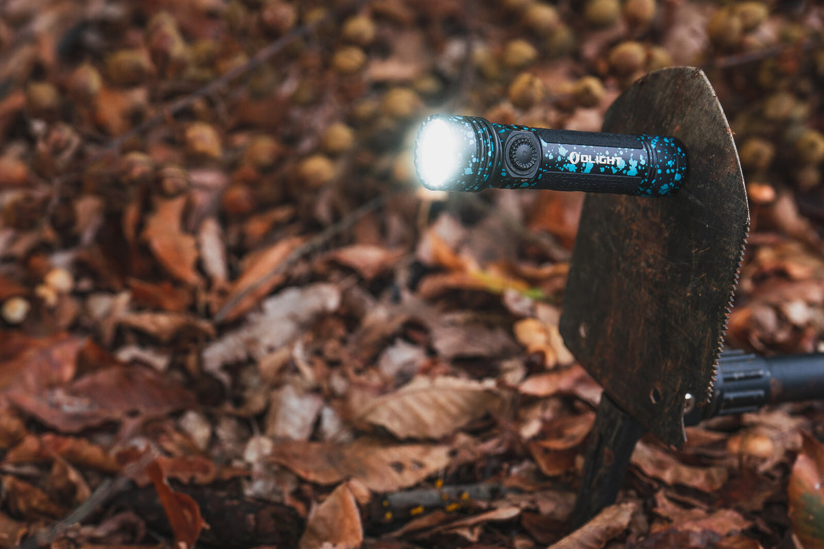 Olight Seeker 4 Pro Deep Ocean Flashlight 4600 Lumens with Holster - CW