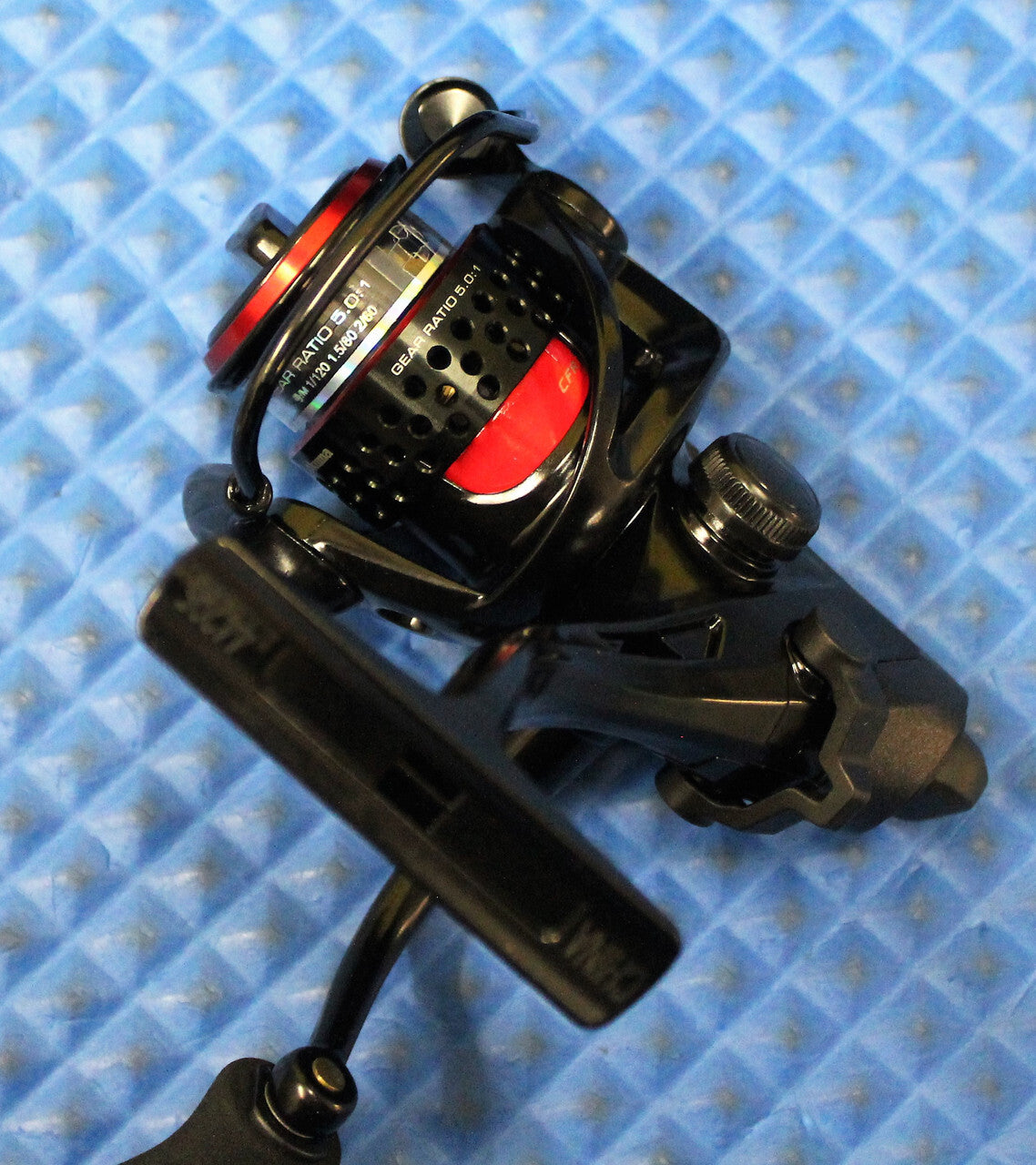 Okuma Ceymar Baitfeeding Spinning Reel - Multiple Sizes