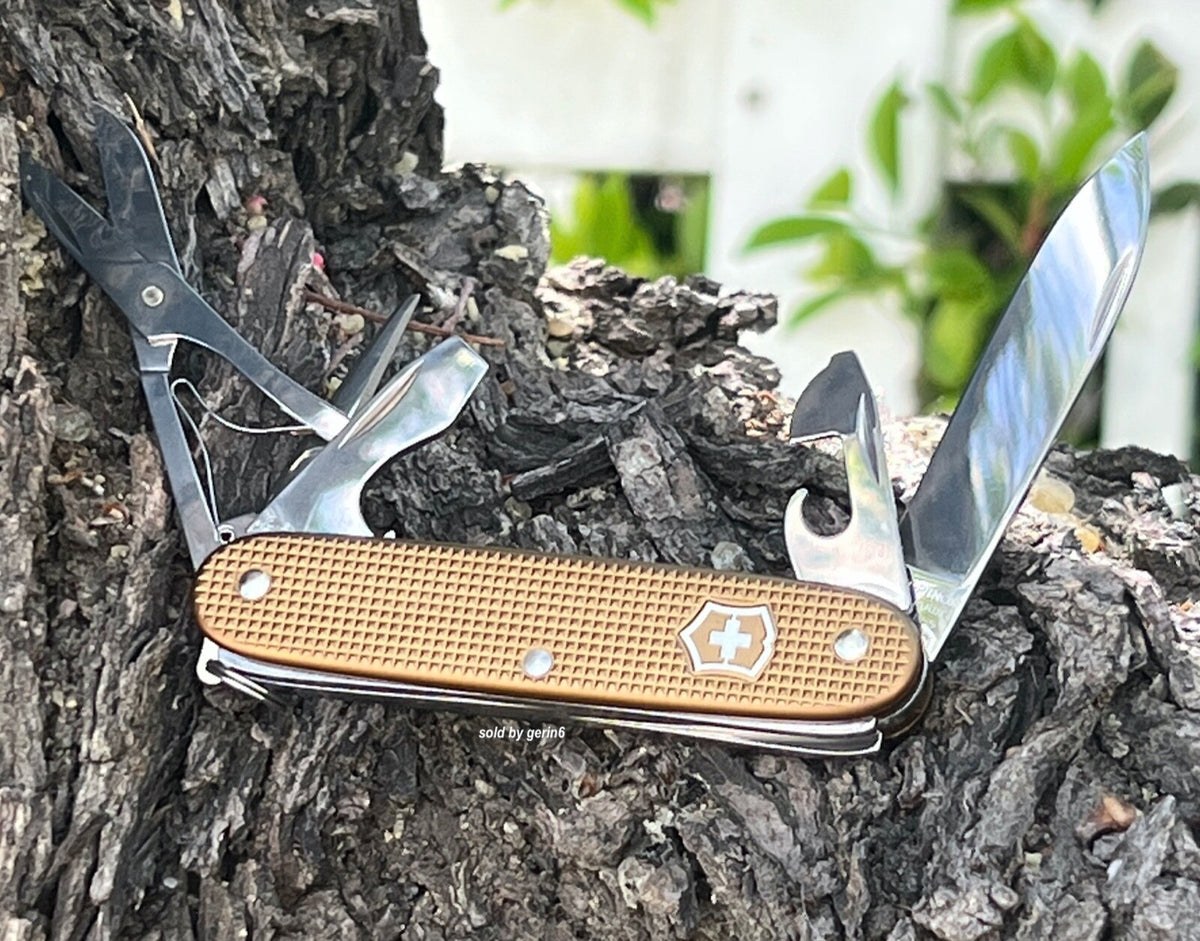 Victorinox Swiss Army Pioneer X Terra Brown Limited Edition Multi-Tool Knife