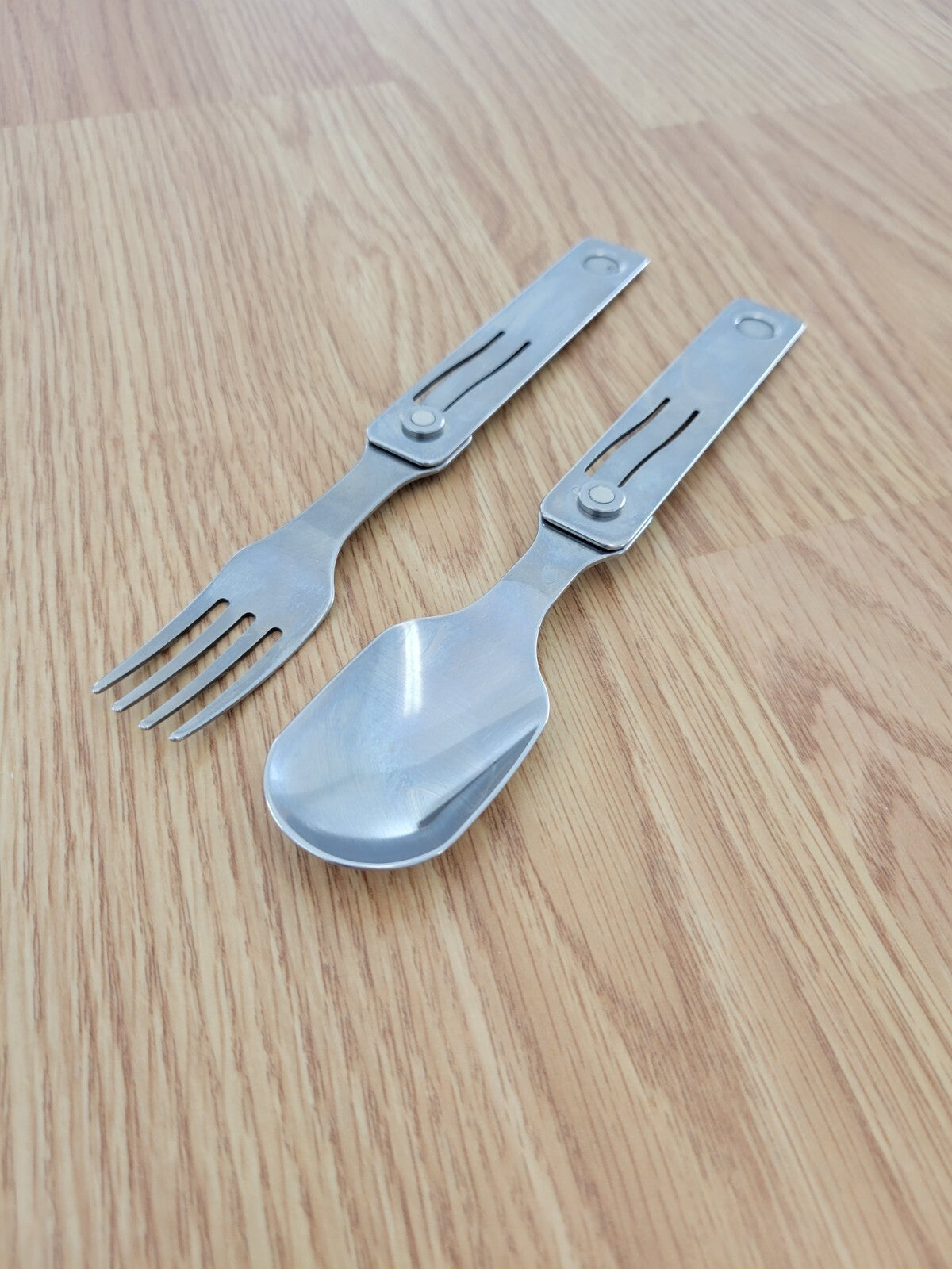 2-in-1 Camping Utensil Set with Detachable Spoon and Fork - Strong Magnet