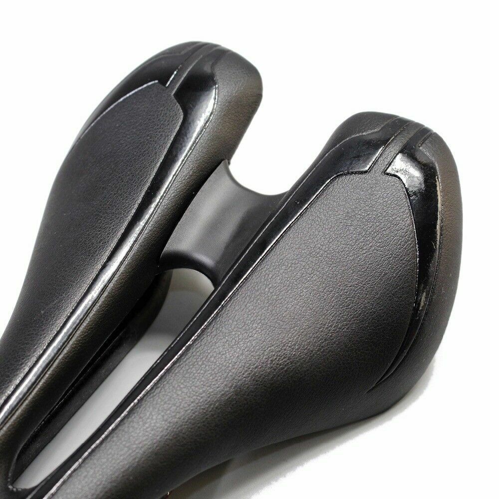 Carbon Railed Road Bike Saddle - 135mm Wide, Lightweight 151g