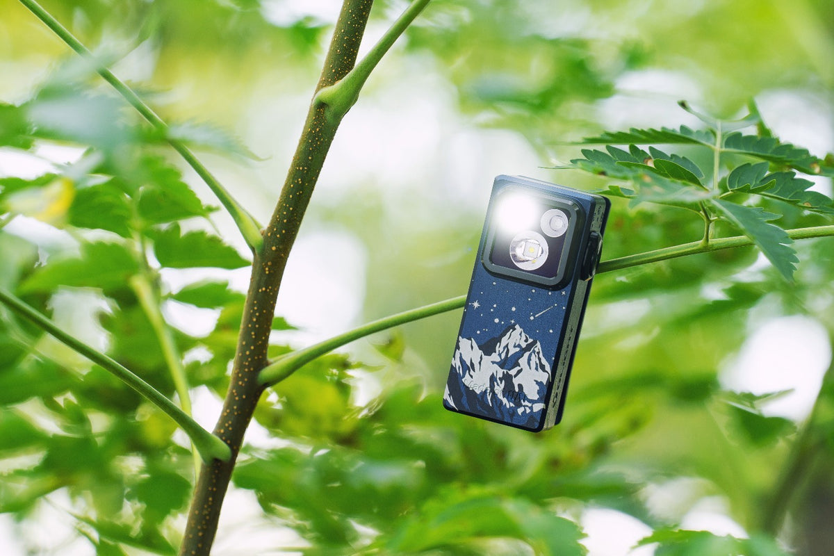 Olight Oclip Ultra Snowy Summit Clip-On Light 530 Lumens Flood Spot UV