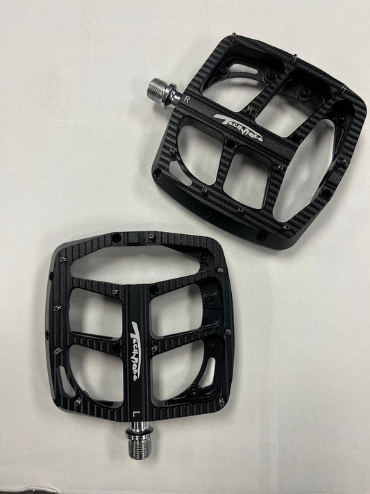 BMX Pedals Flat Pedal Set with Aluminum Body and Chromoly Axle - Multiple Colors