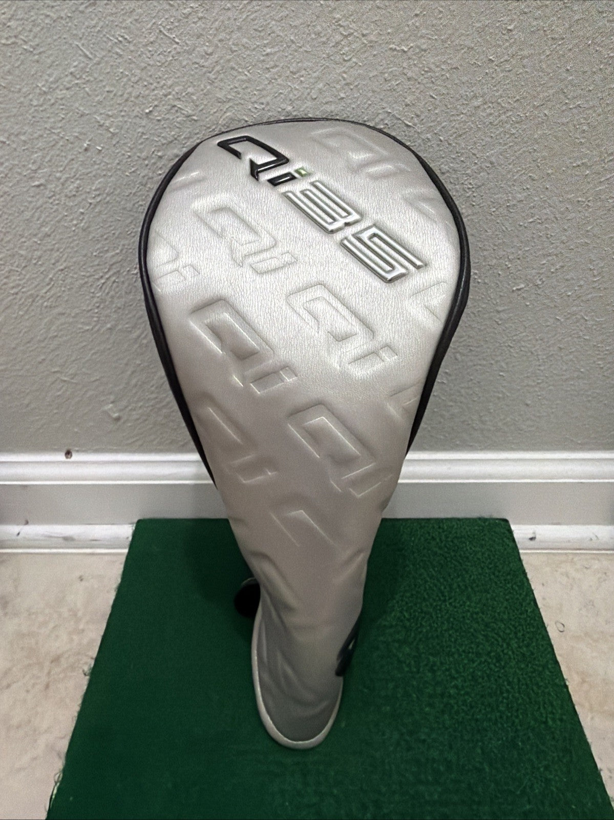 TaylorMade QI35 Driver Golf Head Cover Grey Black - Brand New