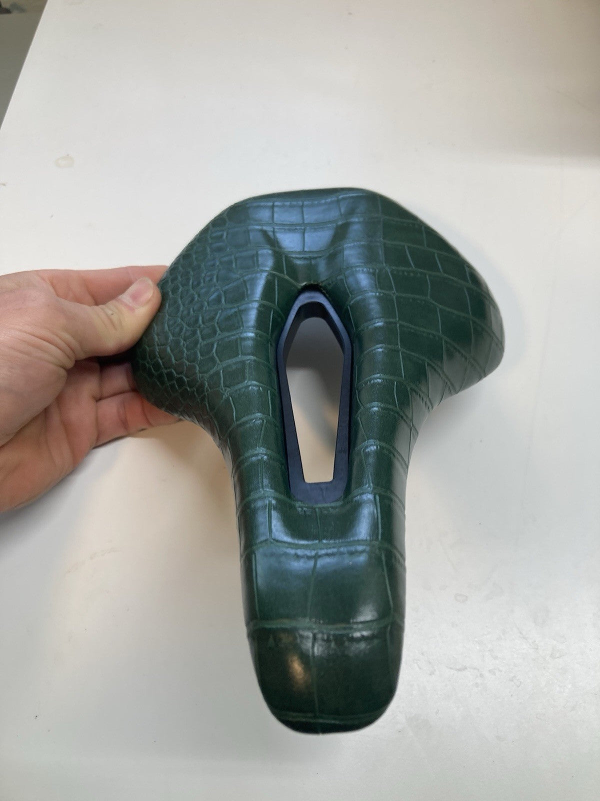 Green Faux Leather Bicycle Saddle 160mm x 250mm Road Gravel MTB Seat