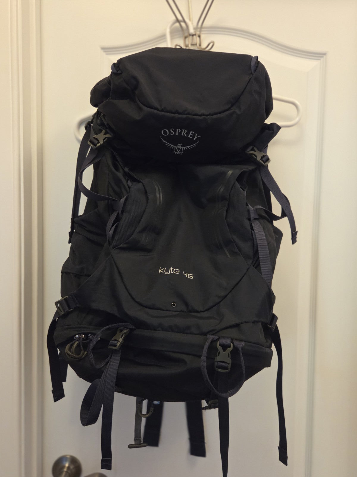 Hiking Backpack 30L with Ventilated Suspension for Long Treks