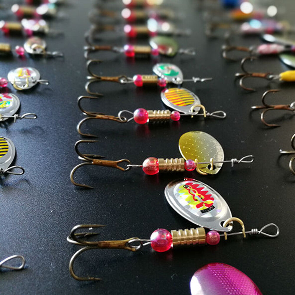 30PCS Sparkling Sequin Fishing Lure Set Artificial Spinnerbait Baits