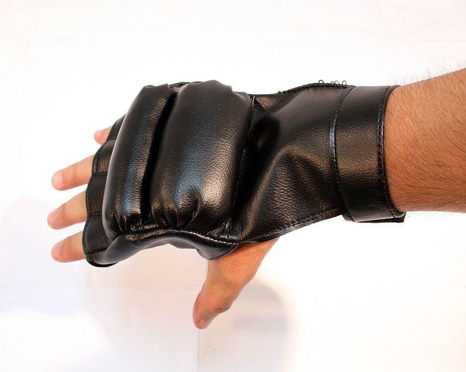 Black Boxing Training Gloves XL with Wrist Support and Knuckle Padding