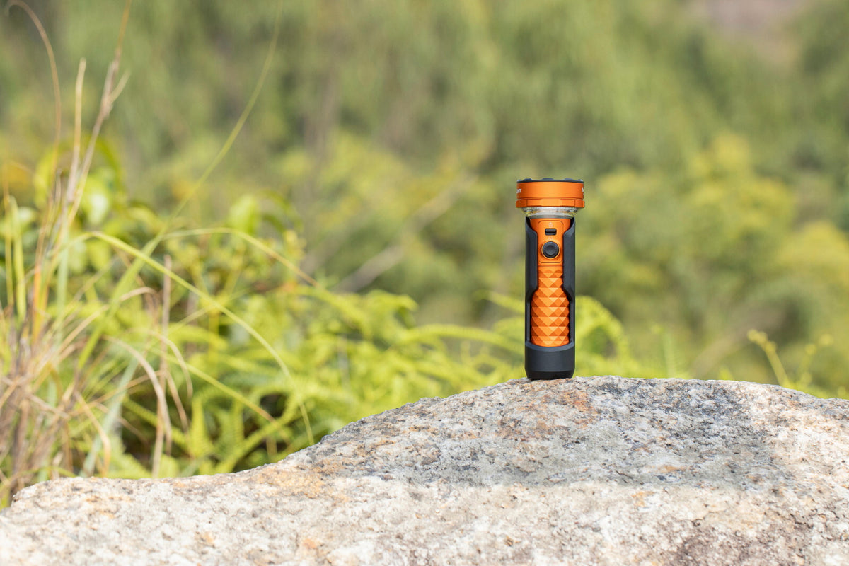 High-Power LED Flashlight with Bidirectional Lights, 5000 Lumens