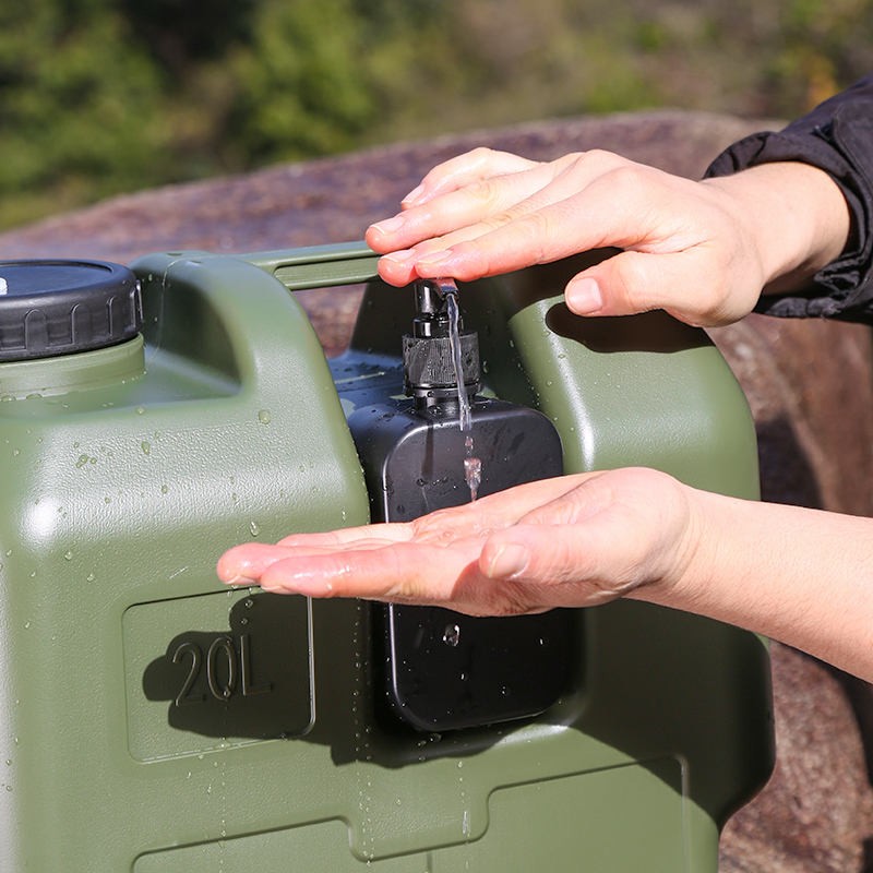 8 Gallon Water Container with Spigot - Portable Outdoor Water Storage Tank