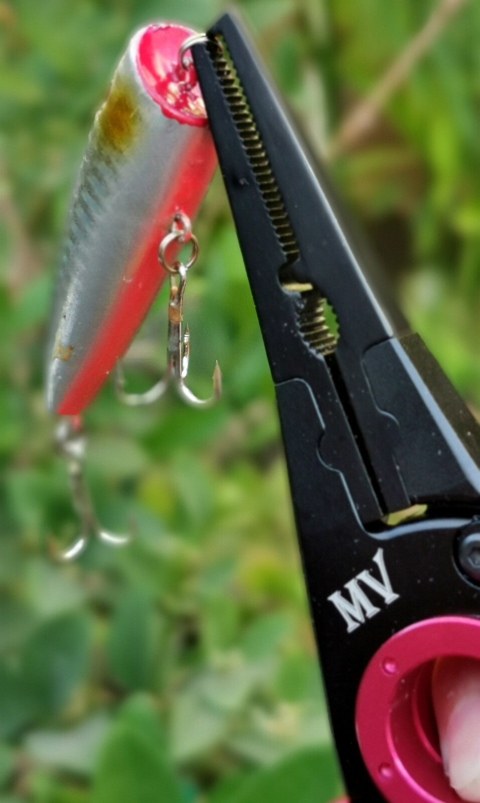 Locking Fishing Pliers with Line Cutter and Emergency Seatbelt Cutter
