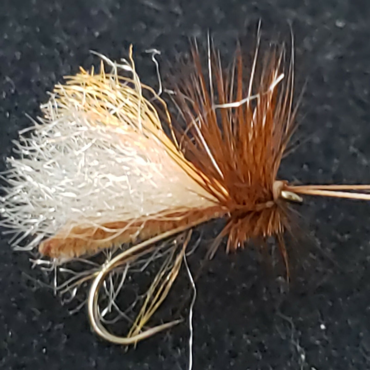 Artificial Fly Fishing Flies Parachute Caddis Tan Size 12 1/2 Dozen