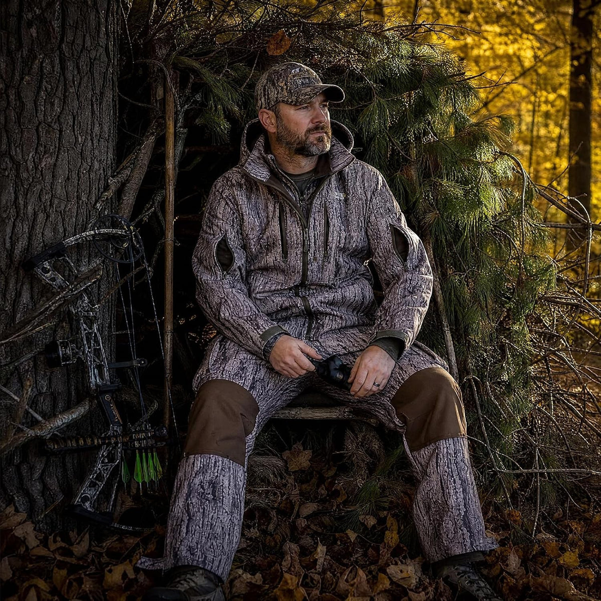 Men's Camo Saddle Hunting Clothes Fleece Suit with Removable Knee Pads