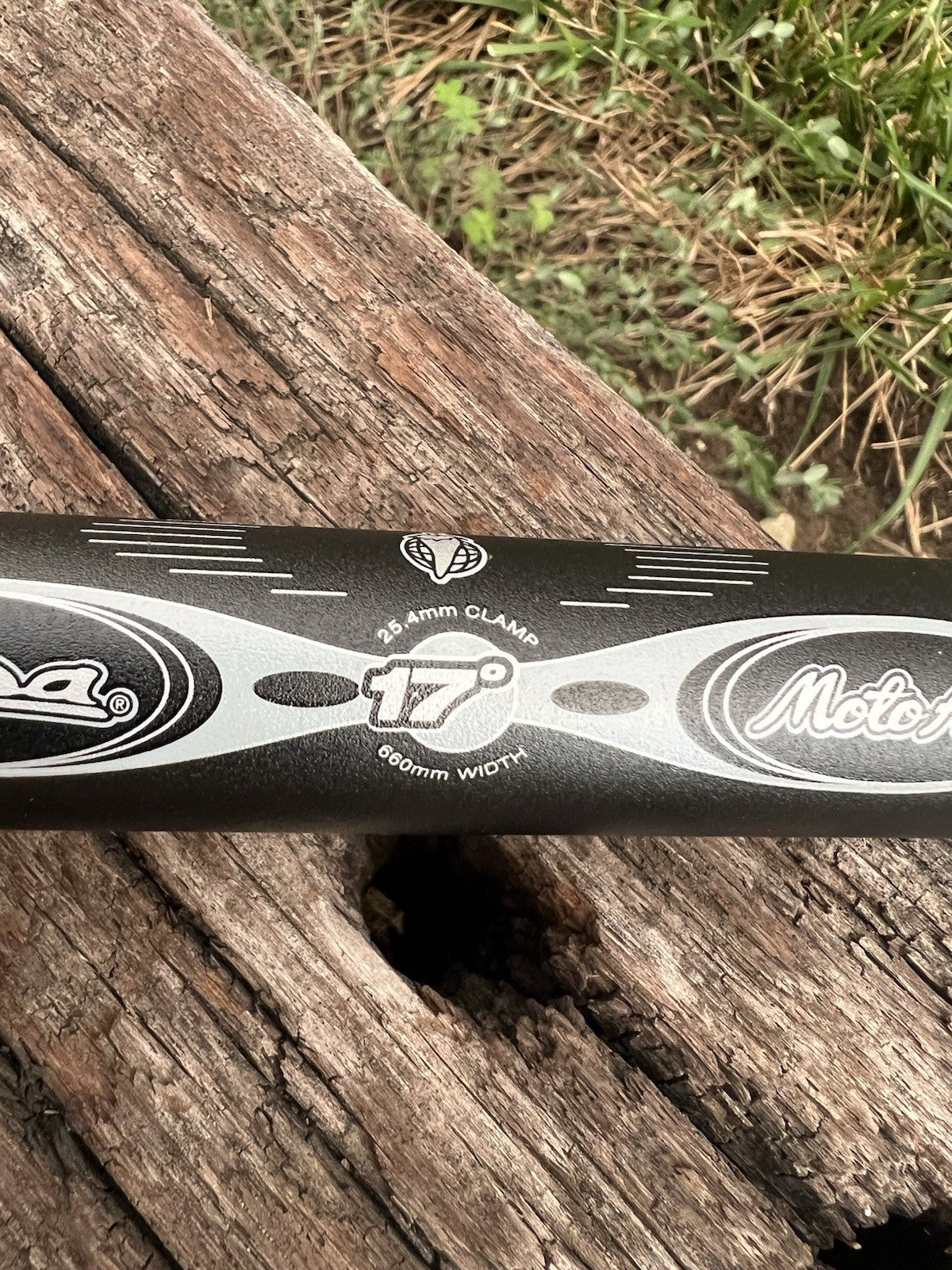Mountain Bicycle Handlebar 25.4mm x 660mm Flat Sweep Alloy Black 17°