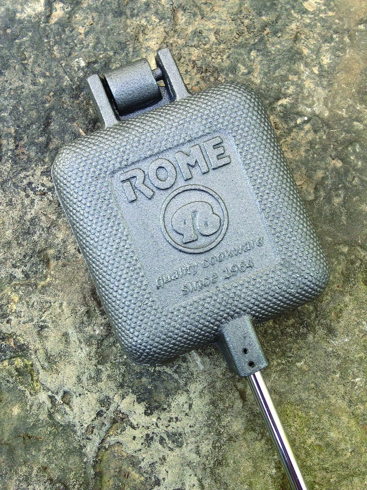 Cast Iron Campfire Sandwich Maker - Square Pie Iron for Toasted Pies