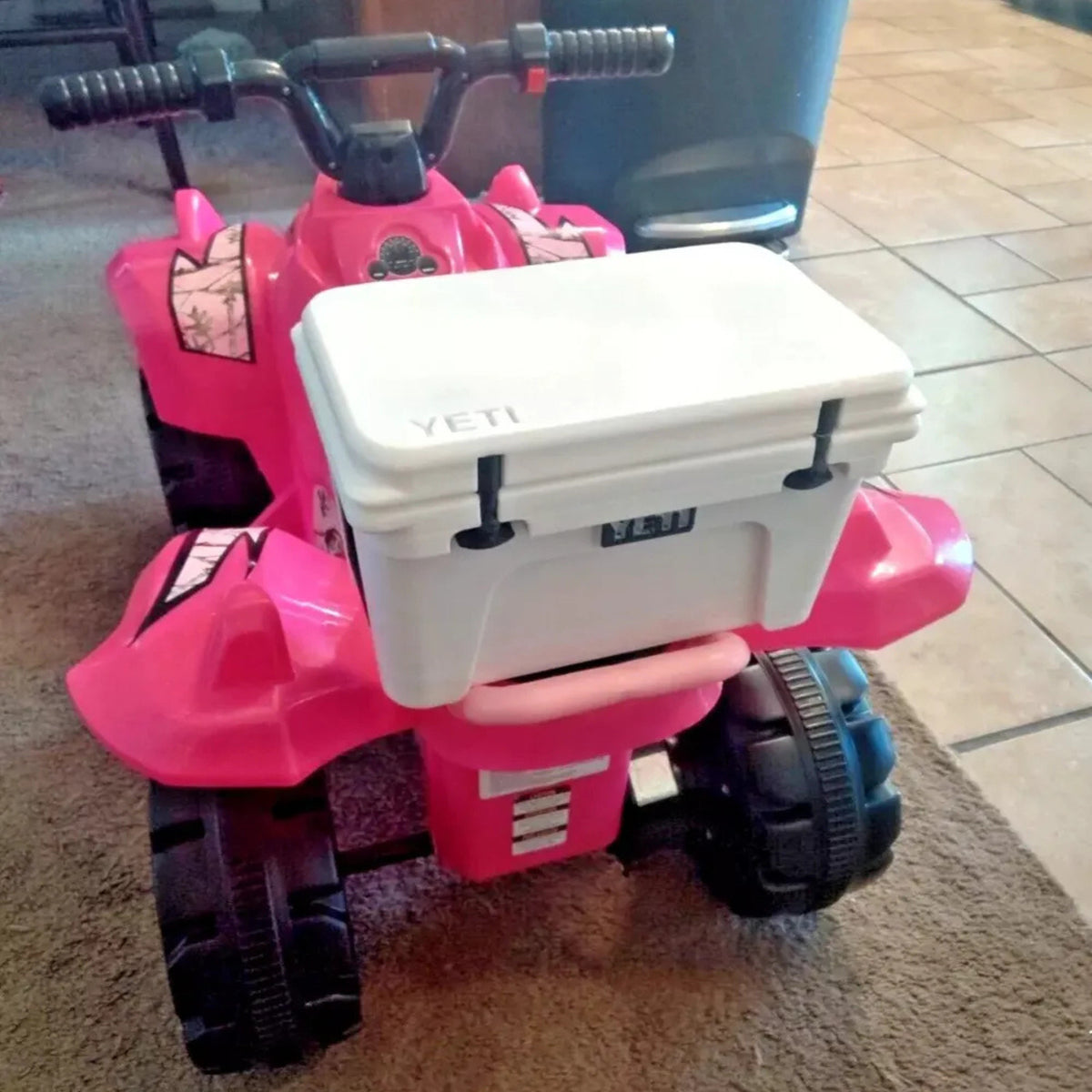 Mini Yeti Cooler with Ice for RC Scale Cars and Overland Displays