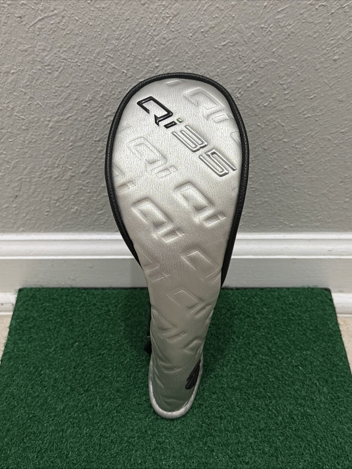Golf Head Cover for Hybrid Rescue Wood Clubs - TaylorMade QI35