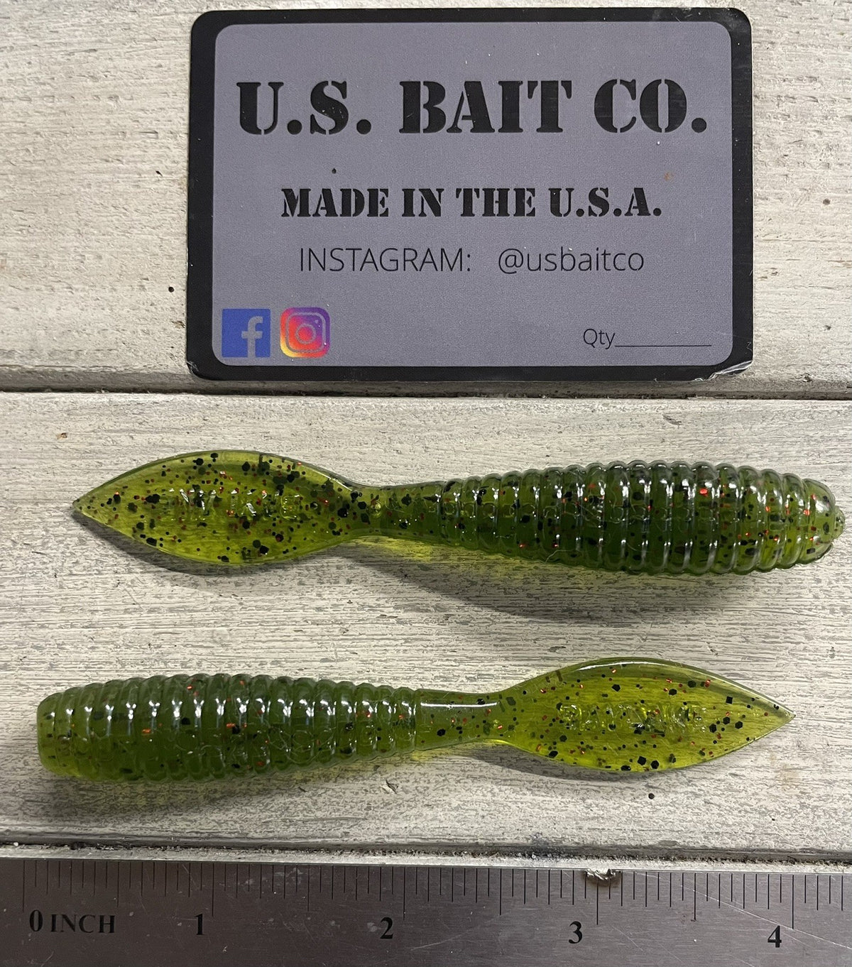 Watermelon Red Soft Plastic Fishing Grubs Lot of 15 - Saltwater Lure
