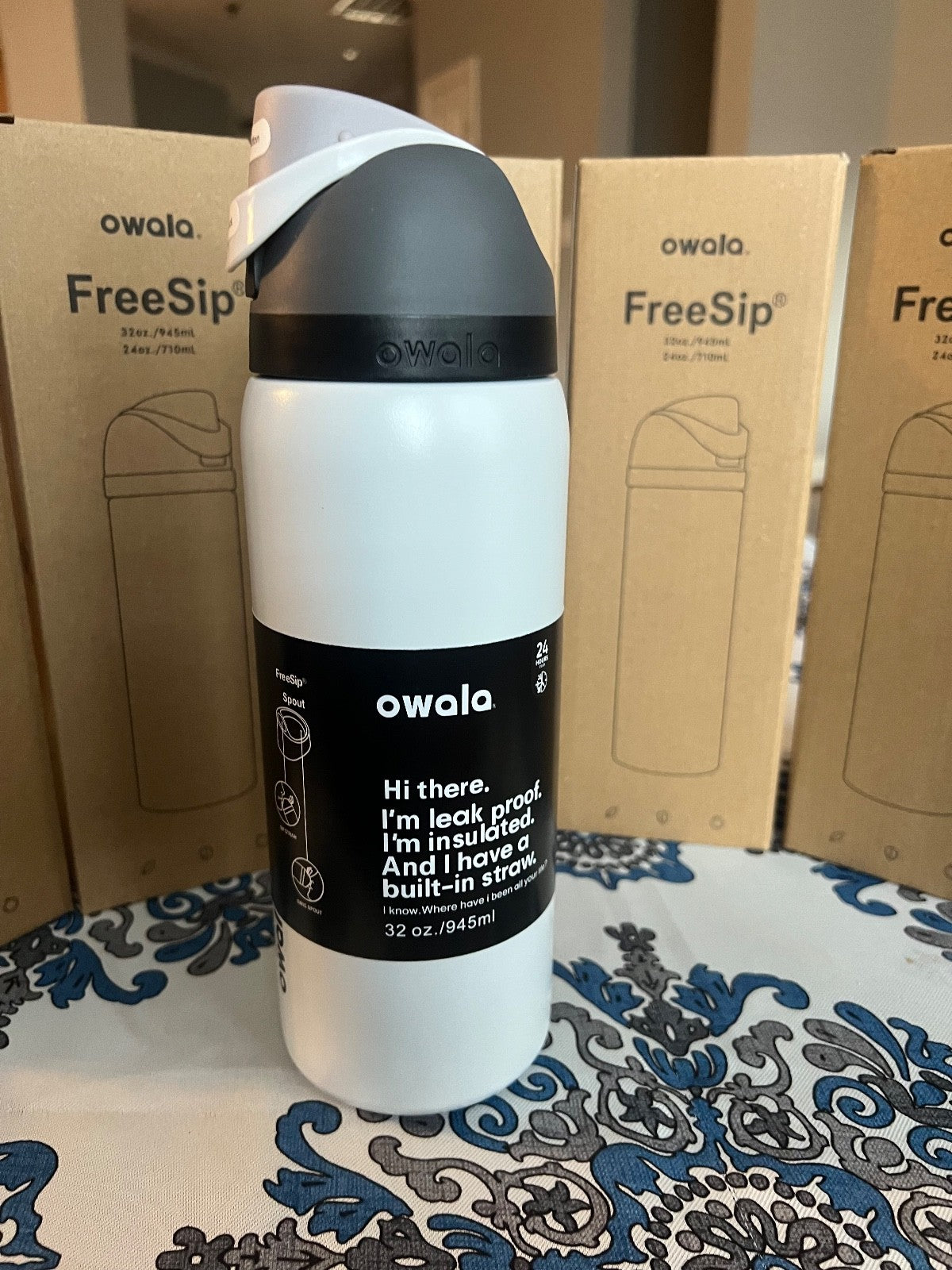 Insulated Stainless Steel Water Bottle - 32oz Hydration Flask with Straw