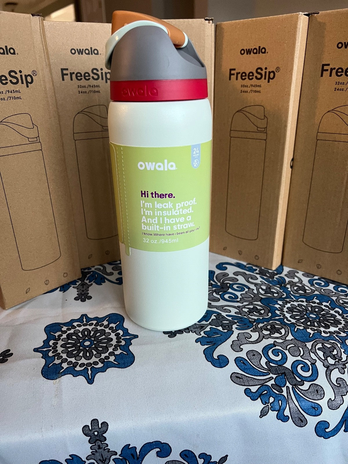 Insulated Stainless Steel Water Bottle - 32oz Hydration Flask with Straw