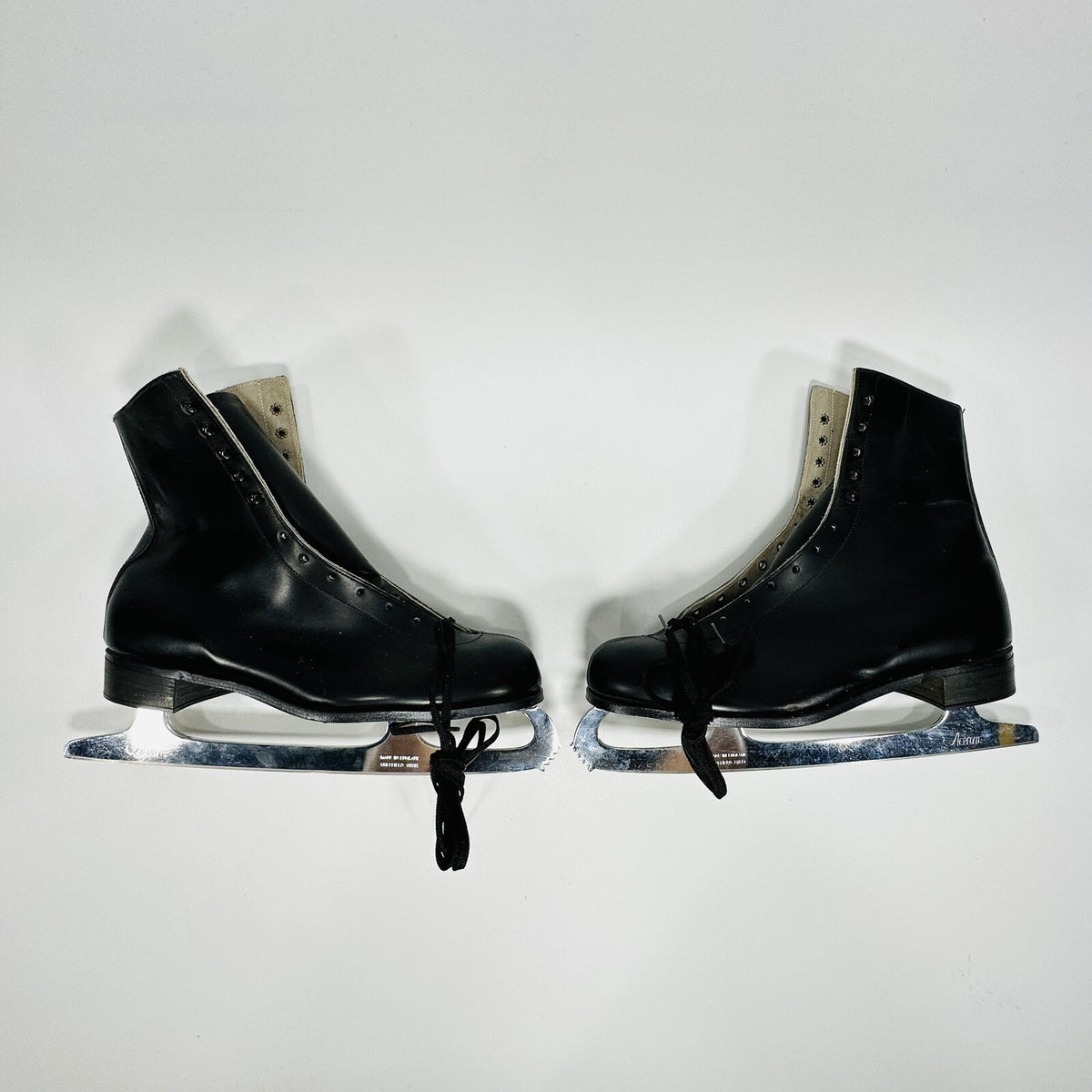 Vintage Black Ice Skates Men's Size 9 with Figure Blades Lake Placid Flyer