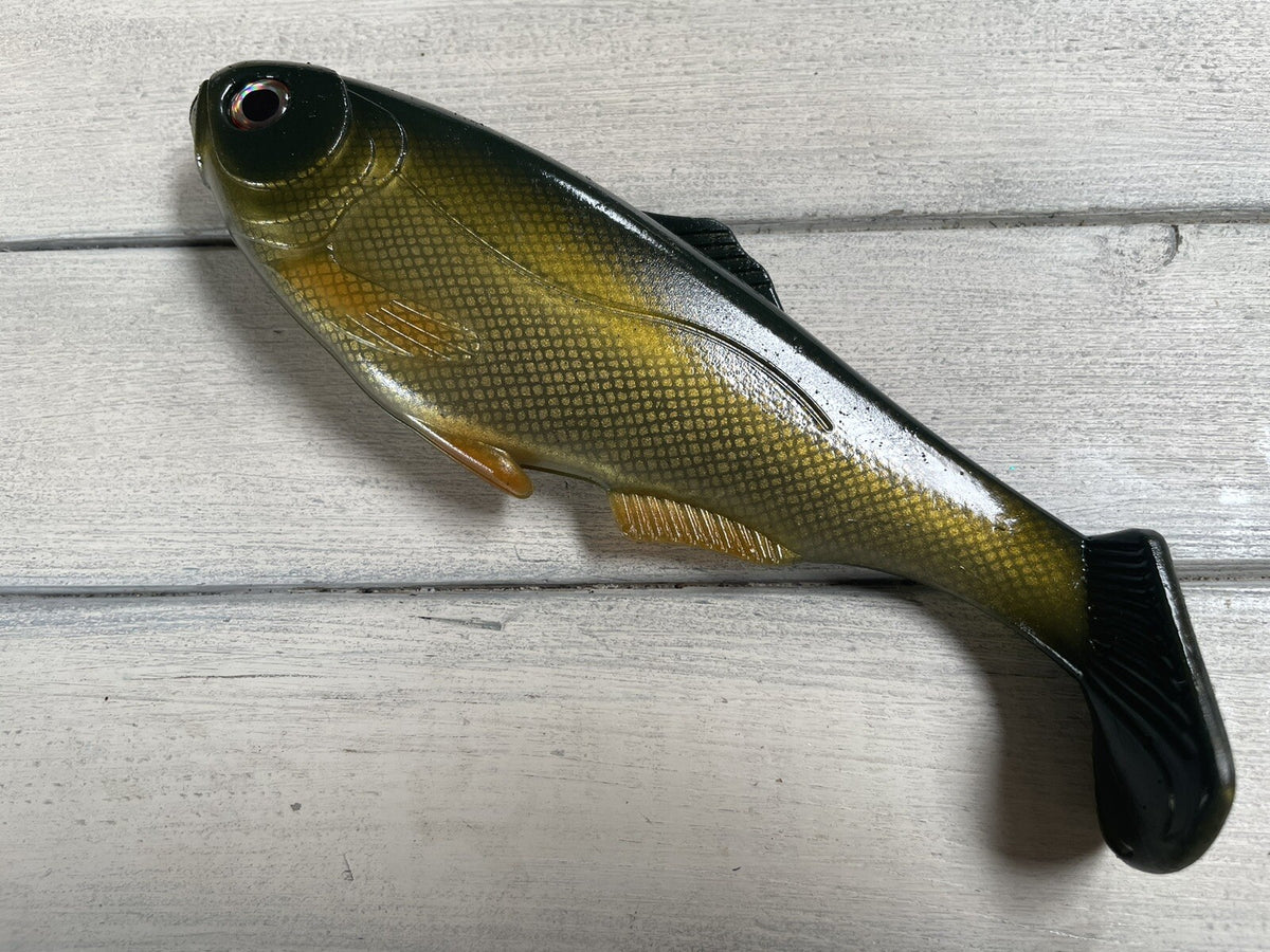 7.5-Inch Weedless Shad Soft Plastic Swimbait - Golden Shiner Fishing Lure