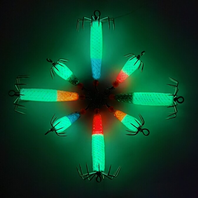 8Pcs Glow-in-Dark Squid Jigs Set for Fishing - 2/3oz & 1/4oz with 4 Colors