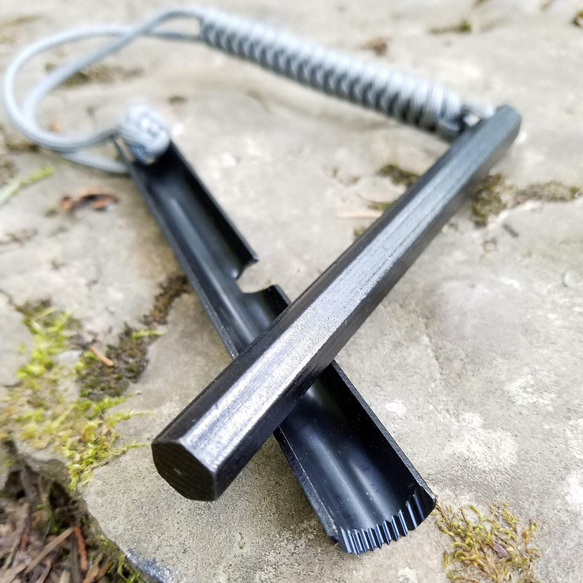 Ferro Rod Fire Starter Kit with Tinder Wick & Paracord Lanyard
