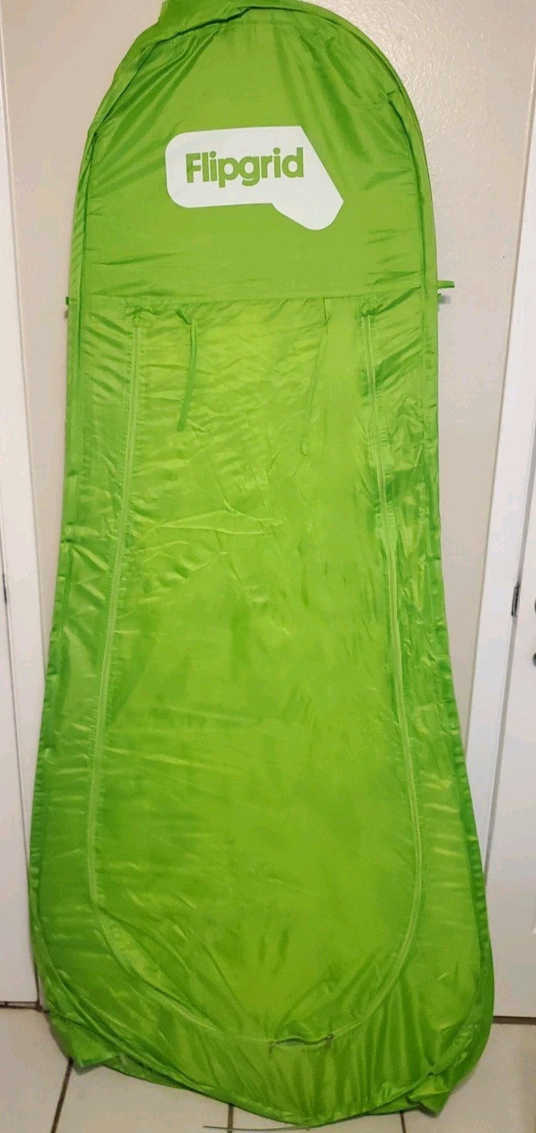 Flip Up Privacy Shower Tent with Green Screen for Changing Rooms