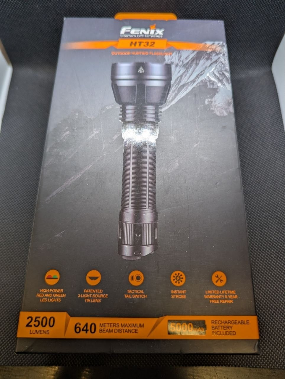 Fenix HT32 2500 Lumens LED Flashlight with Red & Green Output - Model ARB-L21-5000