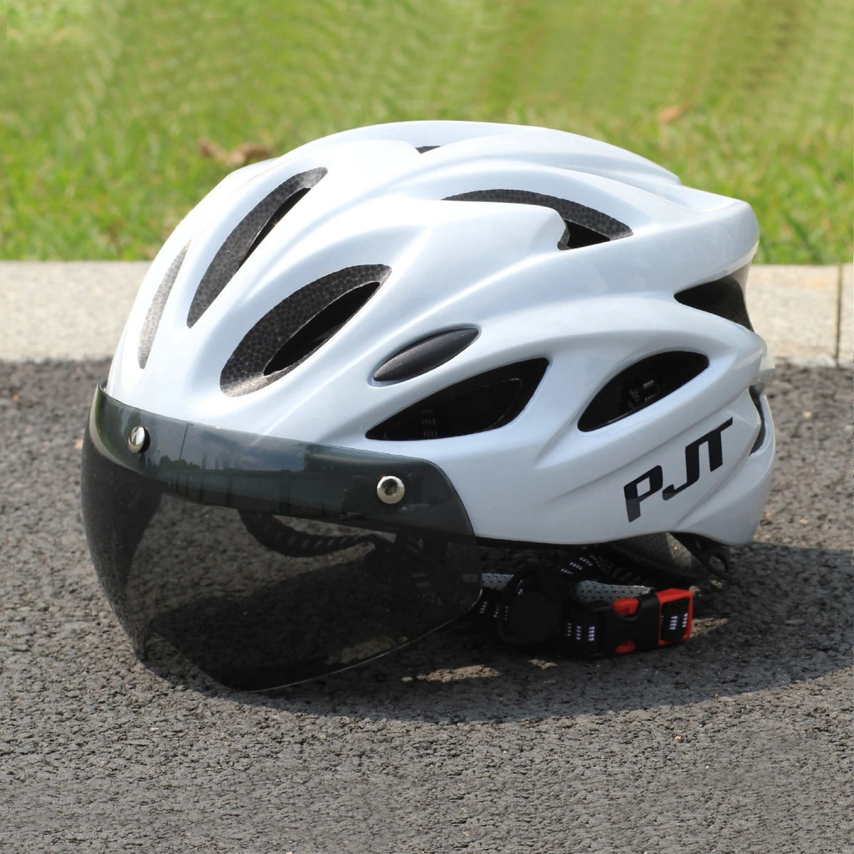 Lightweight Cycling Helmet with Magnetic Goggles for Adults 56-61cm