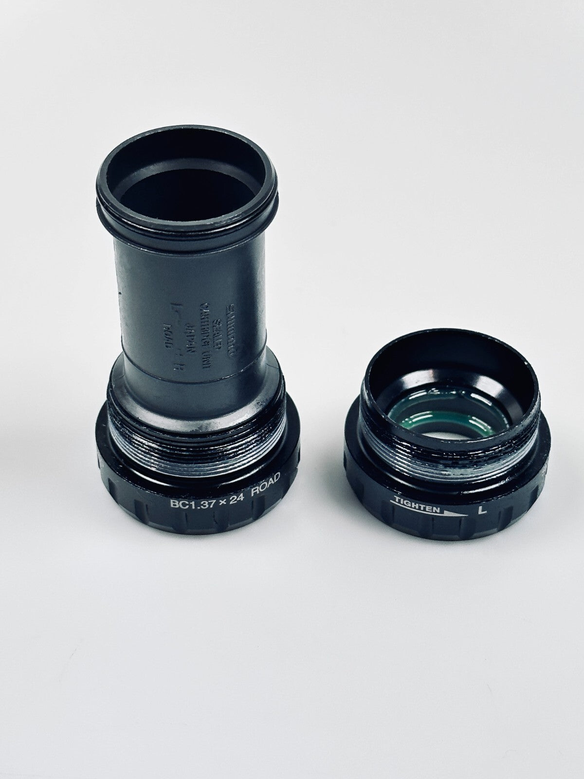 Shimano Ultegra 105 Threaded BSA Hollowtech II Road Bike Bottom Bracket