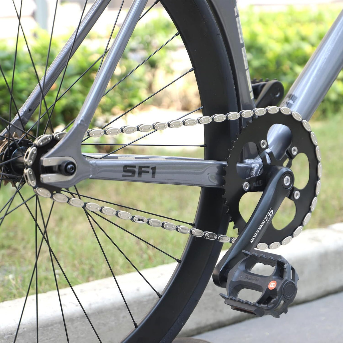 1/8 Inch Bike Chain for Single Speed BMX & Fixed Gear Bikes - Silver