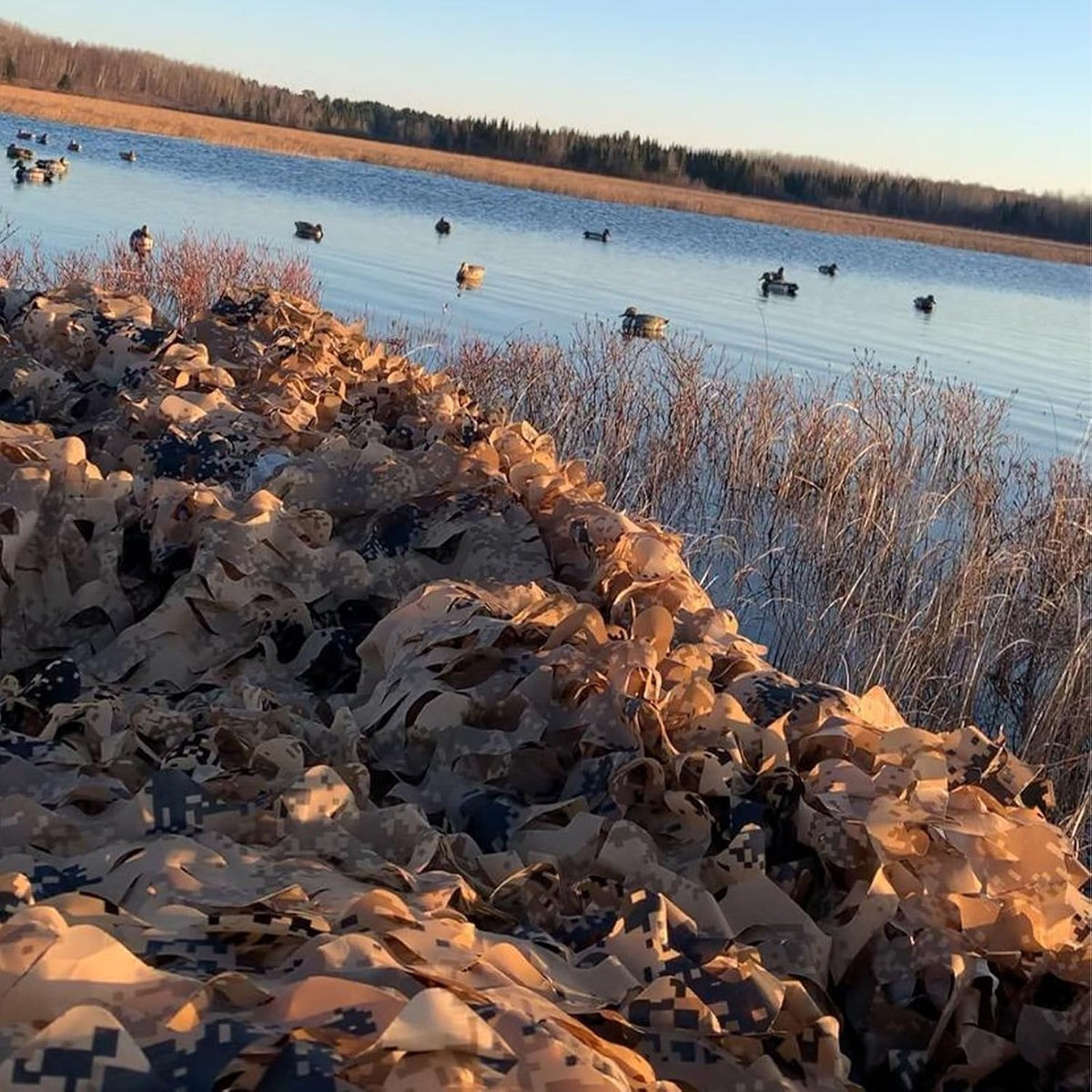 Lightweight Camouflage Netting for Outdoor Camping Hunting & Military Use