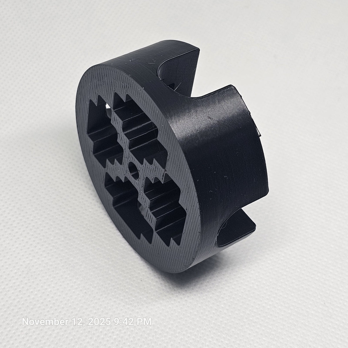 Ground Blind Hub for Hunting & Shooting Blinds - Muddy Compatible