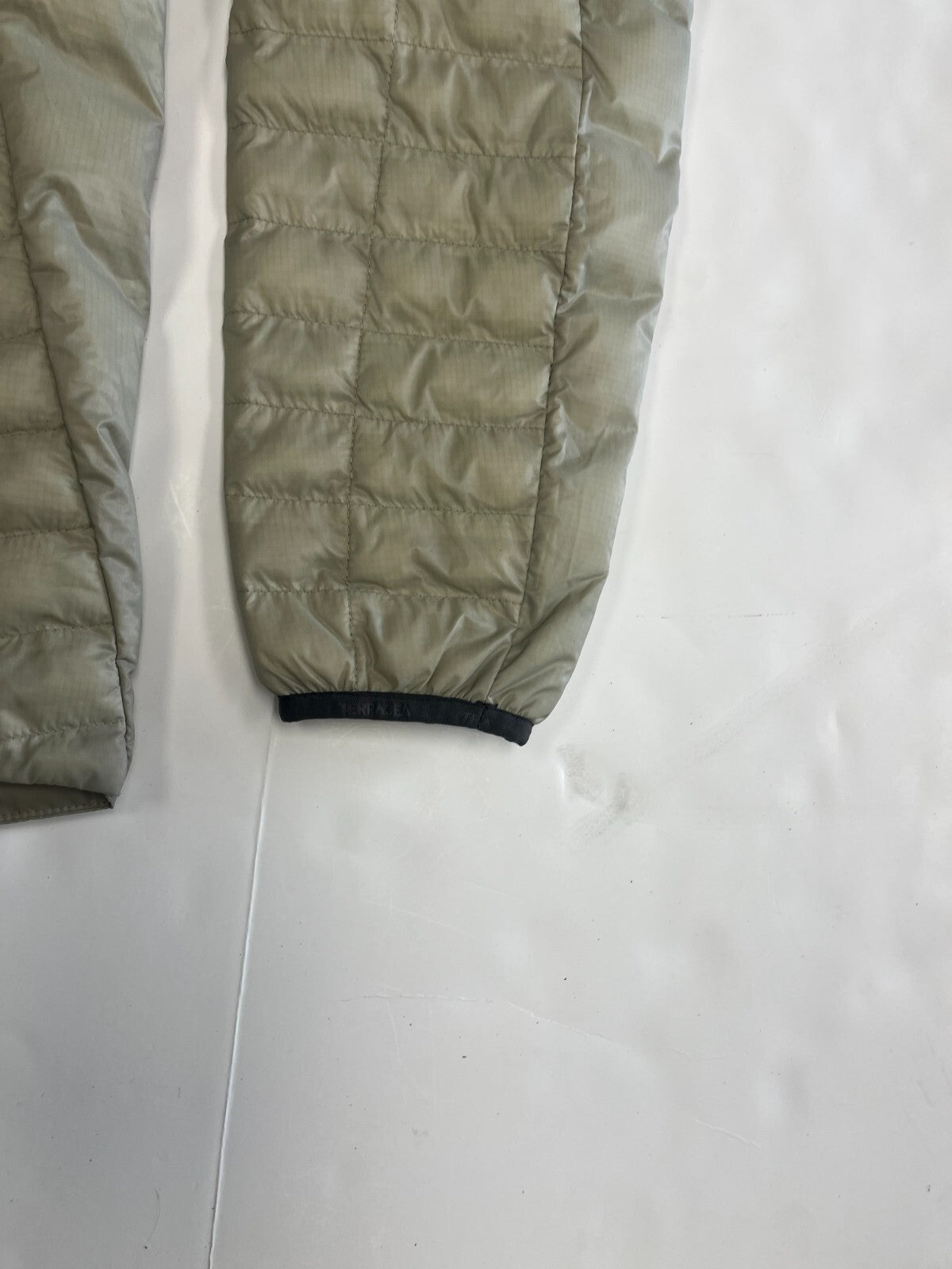 Men's Puffer Winter Ski Jacket - Gray Quilted Insulated Coat with DWR