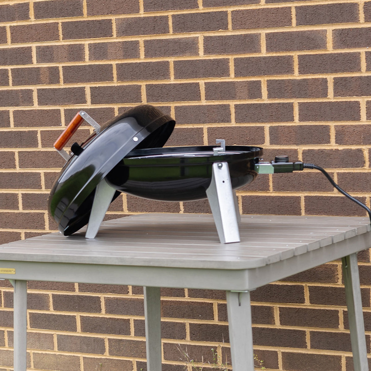 Portable Dual-Fuel Electric & Charcoal BBQ Grill - Americana Wherever